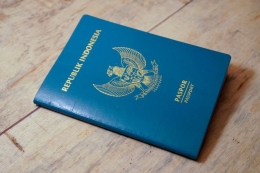 Ilustrasi paspor Indonesia. (SHUTTERSTOCK/TEMITIMAN) Diambil dari kompas.com