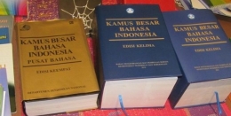 Buku babon Bahasa Indonesia, Kamus Besar Bahasa Indonesia (Foto: republika.co.id)