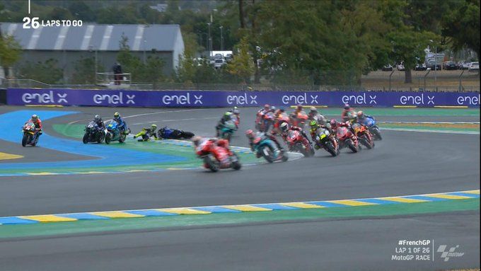 Pemandangan selepas start. Gambar: Motogp.com