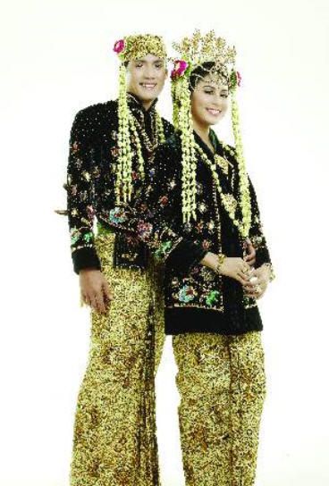 Baju adat kepangeranan: Wikipedia