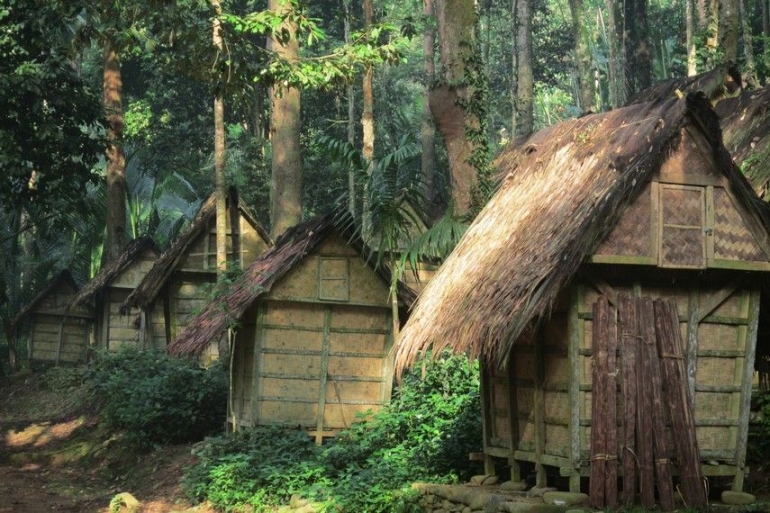  (Rumah Suku Baduy/ Indonesiakaya.com)