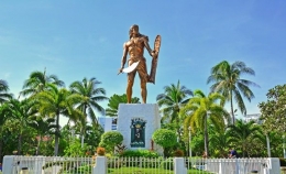 Patung Lapu-Lapu. - Traveloka.com