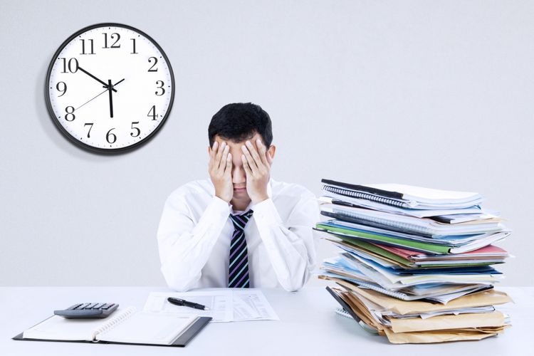 Ilustrasi stres karena bekerja dapat mengganggu kesehatan mental karyawan| Sumber: CreativaImages via Kompas.com