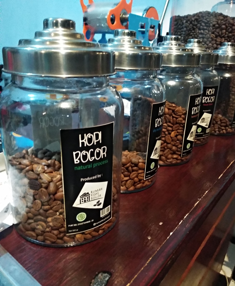 Berbagai jenis kopi hasil roasting Rumah Kopi Bogor.|Dokpri