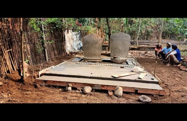 Cungkup lama Prasasti Siman sudah dibongkar (Foto: Doni W)