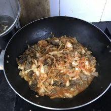 Penampakan tumisan daging dan kimchi sebelum kuahnya menyusut | dokpri