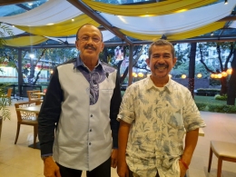 Bupati Kabupaten Natuna, Abdul Hamid Rizal (kiri), bersama Isson Khairul seusai berbincang-bincang tentang percepatan penanganan Covid-19 di Kabupaten Natuna, di kawasan Kalibata, Jakarta Selatan. Foto: dok. isson khairul