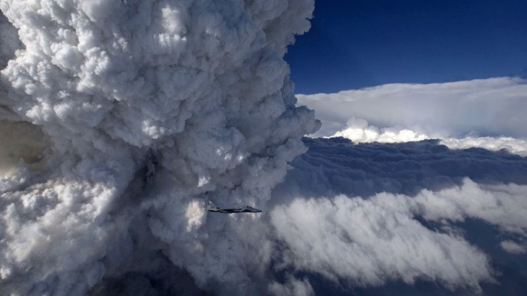 PyroCb yang dihasilkan pada kebakaran di Selatan Oregon, AS pada tahun 2014. Via: Yale 360