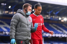 Virgil van Dijk harus menepi dalam beberapa laga Liverpool karena harus operasi cedera lututnya (Foto Premierleague.com) 