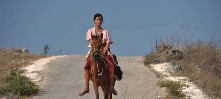 Skenario Marlina menunggangi kuda. Source: screenshot film