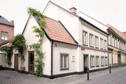 Rumah orang Malmo versi lama yang masih bertahan  (sumber foto : https://visitsweden.com/where-to-go/southern-sweden/malmo/)