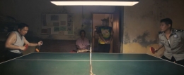 Marlina Menunggu Polisi Bermain Ping-Pong