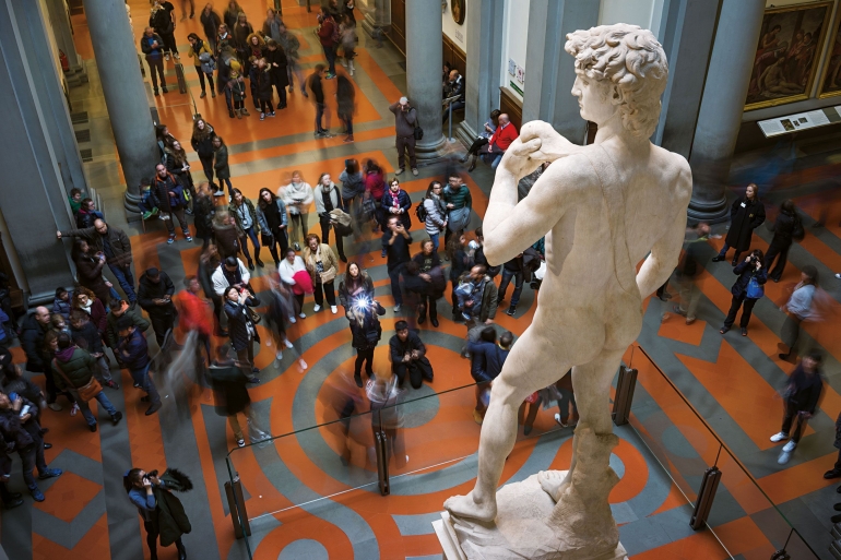 Patung David karya Micheleangelo Di Galleria dell'Accademia, Firenze, Italia (sumber: nationalgeographic.grid.id)