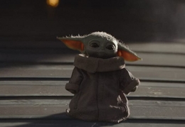 Siapa si The Child yang mirip Yoda ini (sumber: IMDB/Disney-Lucas Film)