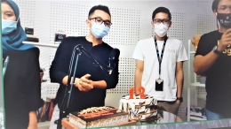 ket.foto: Tangkapan layar dari acara pemotongan kue dari tampilan laptop./tjiptadinata effendi