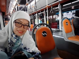 Bus Trans Jakarta D21 yang sebelumnya berwarna oranye (dokpri)
