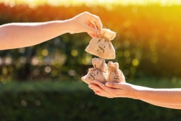 Baik kartu kredit maupun paylater dapat menjadi money trap.| Ilustrasi: Shutterstock via Kompas.com