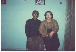 Almarhum Bapak dan Ibuku (dok pri)