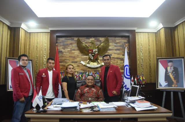 Foto bersama Ketua DPD PBB DKI Jakarta berserta Jajaran dengan Kepala BP2MI