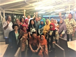 Setelah makan bersama di Bandung pada tahun 2019 (dok pribadi)
