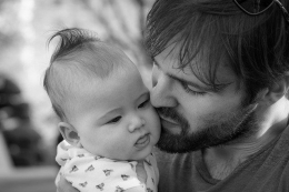 Kehangatan kasih ayah dalam fatherhood | via pixabay.com