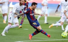Potret Messi Melakukan Shooting di Laga El Classico