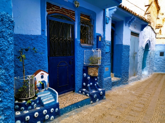 Rumah biru di sebuah gang. Sumber: koleksi pribadi