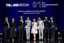 Acara Penandatanganan Rossa dan SM Entertainment (sumber: tabloidbintang.com - Instagram)