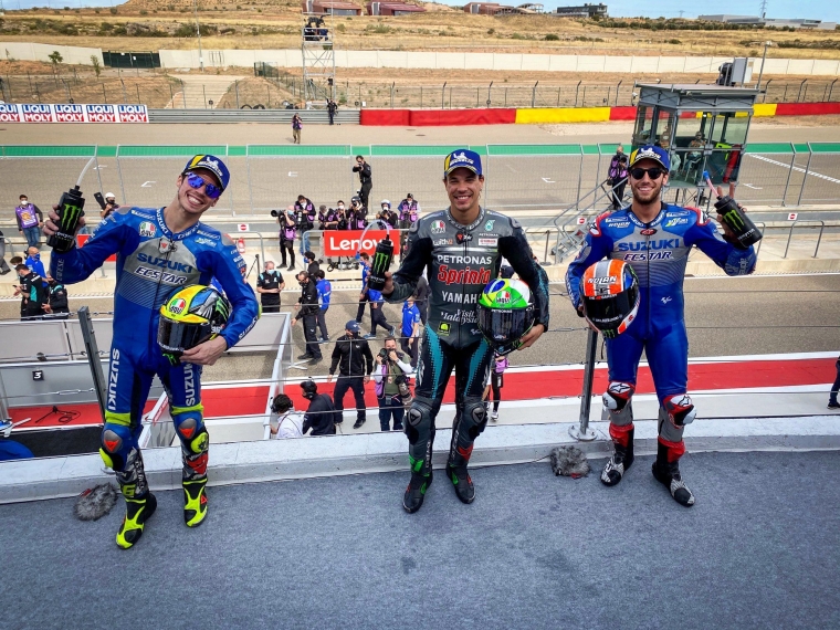 dua rider Suzuki di podium (dok.motogp.com)