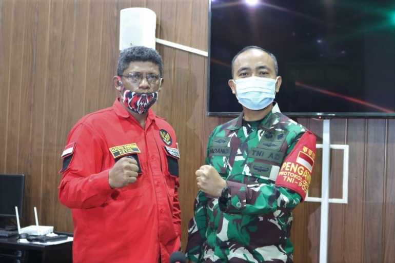 Masrin Marbun (kiri) dan Kolonel Inf. Dadang Ismail Marzuki, SIP. Foto (DPC Jakbar)