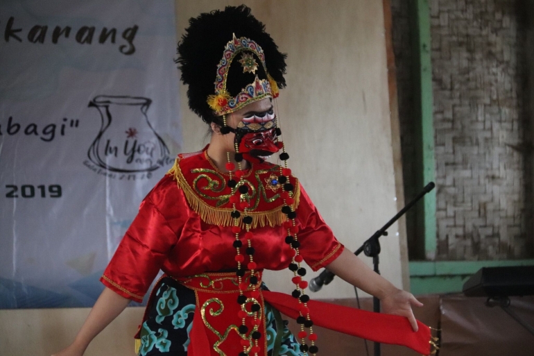 Tarian Tradisional Cirebon (dokumentasi pribadi)