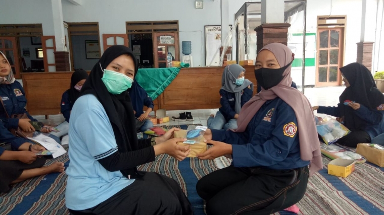 Branding Desa Sambigede Mahasiswa KKN UM Melaksanakan  Branding Desa Sambigede Mahasiswa KKN UM Melaksanakan