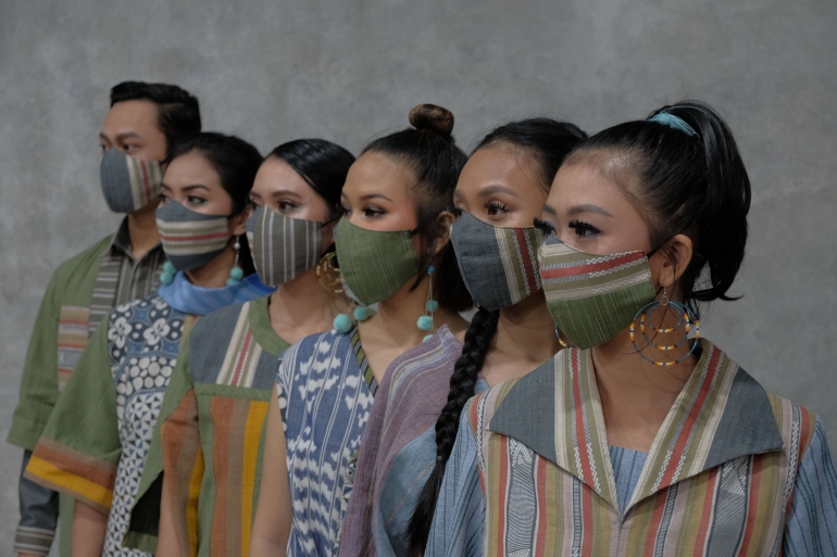 Masker kain berbahan Tenun Lombok Pringgasela (Dokpri)