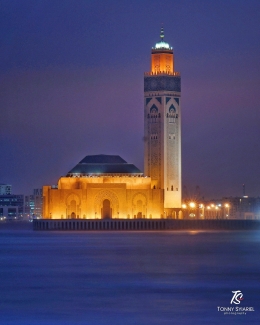 Masjid Hassan II ketika malam. Sumber: koleksi pribadi