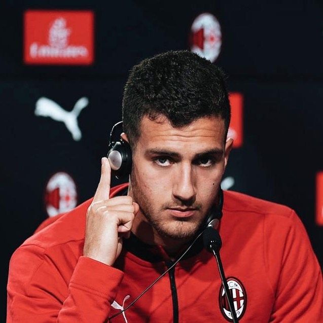 Salah satu pemain pinjaman yang tengah bersinar bersama AC Milan (sumber : Instagram.com/diogodalot) 