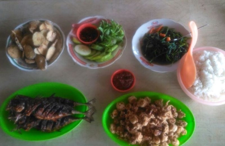 Cuma seratus ribu di Pantai Depok, Bantul. Dokpri