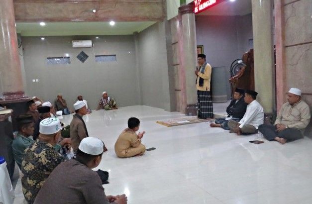 ilustrasi - suasana satu kegiatan di dalam masjid - maluku.kemenag.go.id