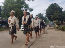 Suku Badui Berkelana Ke Jakarta untuk menjual madu dan kerajinan (Foto: Bahtiar Rifai/detikcom)