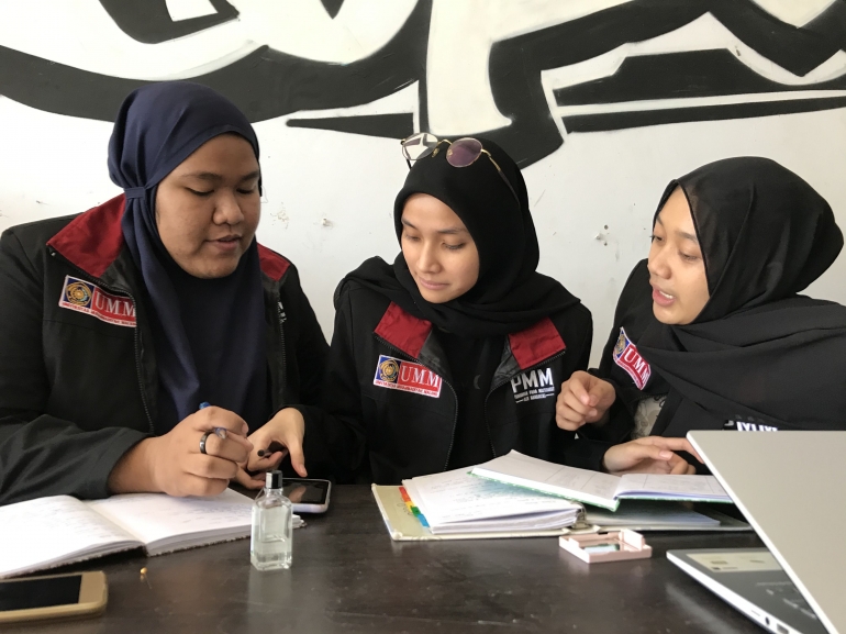 Rapat koordinasi terkait persiapan sosialisasi Covid-19 dan penyerahan tempat cuci tangan