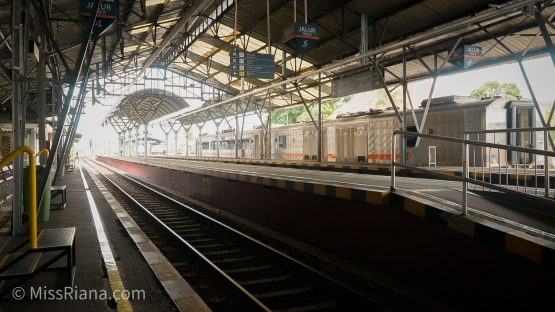 Suasana dalam Stasiun Yogyakarta (Dok. Riana Dewie)