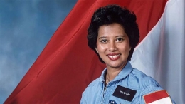 Pratiwi Sudarmono lahir di Bandung, Jawa Barat, pada 31 Juli 1952. (Foto: NASA/SpaceFacts.de)