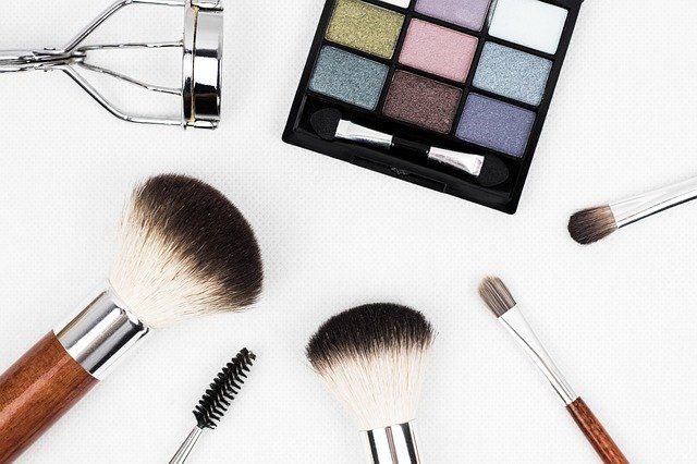 Kosmetik jadi tak sering pakai (dok. Pixabay/Kinkate)