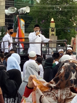 Ketua DPW ABI Kaltim Sayid Thoriq Assegaff saat menyampaikan orasi dalam aksi damai Samarinda.