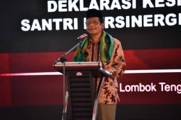 Menteri Koordinator Bidang Politik, Hukum, dan Keamanan, Prof. Muhammad Mahfud M.D., S.H, S.U., M.I.P. saat memberi kata sambutan pada Deklarasi Kesiapsiagaan Nasional di GOR Pondok Pesantren Qomarul Huda, Desa Bagu, Kabupaten Lombok Tengah, (13/11/2020) (Dokpri).