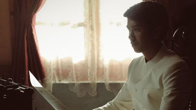 Iqbaal berhasil meraih aktor terpuji di FFB 2020 (sumber: CNN Indonesia)