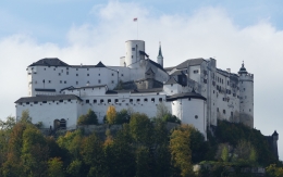 Benteng Hohensalzburg. Sumber: Andreas Stiasny / wikimedia