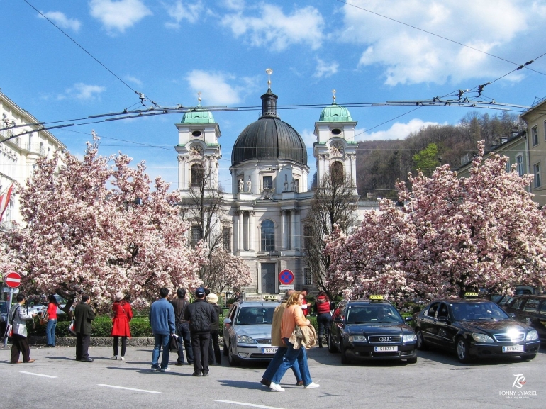 Gereja Holy Trinity- Salzburg. Sumber: koleksi pribadi