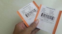 Tiket kereta Pandanwangi relasi Jember -- Banyuwangi harganya 8.000 Rupiah. Tiket ini disubsidi oleh pemerintah.Sumber: Dok. Pribadi