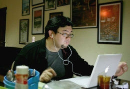 Bemby Gusti sering kolab dengan Joko Anwar (sumber gambar: Indonesianfilmcenter)