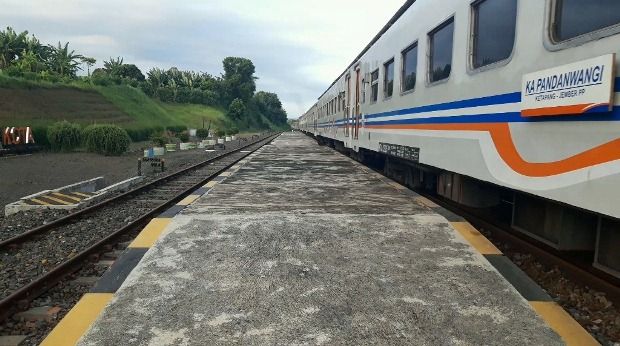 Kereta Pandanwangi melanjutkan perjalanan ke Banyuwangi Baru. Sedangkan saya turun di Stasiun Banyuwangi Kota.Sumber: Dok. Pribadi